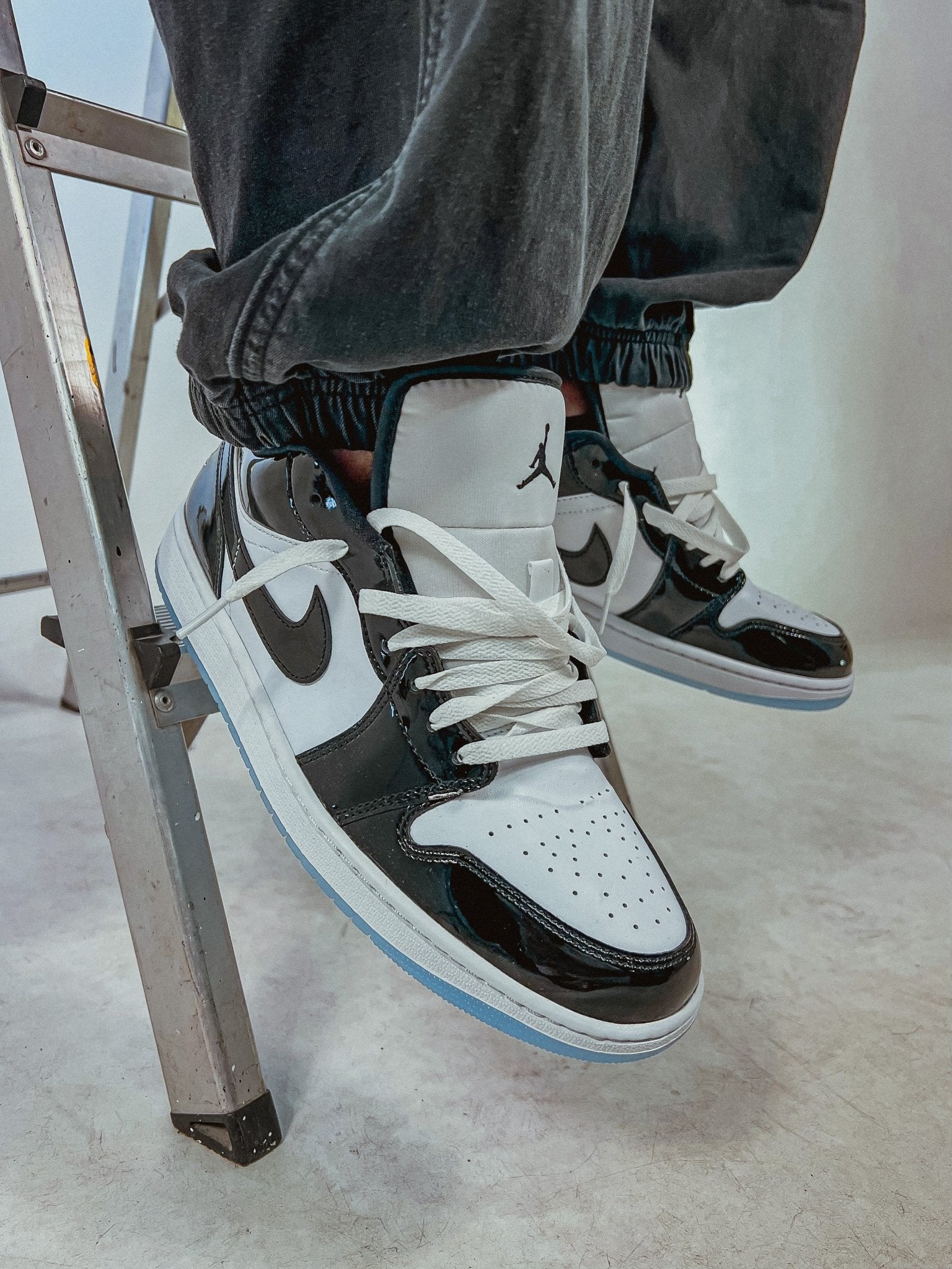 Nike Air Jordan Low Concord Concord On Feet Giày Nike Air Jordan